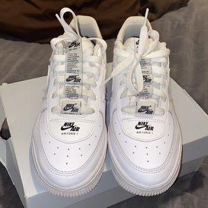 Air Force 1s (AF1) women’s 6.5//5Youth